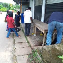 අක්මීමන කොටීඨාශය තුළ රාජ්‍ය ආයතන හා මහජන සහභාගීත්වයෙන් ඩෙංගු මර්ධන සතියට  සමගාමීව  නිවෙස් පරීක්ෂාව