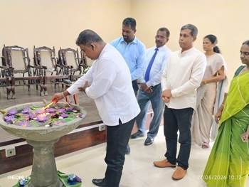 පොහොසත් රටක් ලස්සක ජීවිතයක්  හිමිකම නිදහස් දීමනා පත්‍ර  ලබා දීම 2027.06.27 දින අක්මීමන ප්‍රාදේශිය ලේකම් කාර්යාලීය නව ශ්‍රවණාගාරයේදී පැවැත්විණි. 