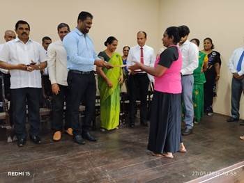 පොහොසත් රටක් ලස්සක ජීවිතයක්  හිමිකම නිදහස් දීමනා පත්‍ර  ලබා දීම 2027.06.27 දින අක්මීමන ප්‍රාදේශිය ලේකම් කාර්යාලීය නව ශ්‍රවණාගාරයේදී පැවැත්විණි. 